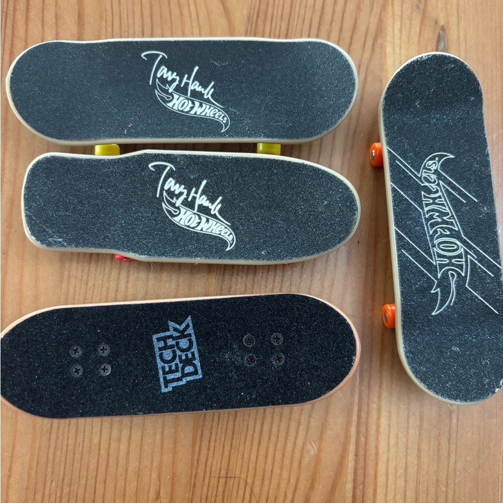 Tech Deck Tony Hawk Fingerboards Set - Black and Orange
